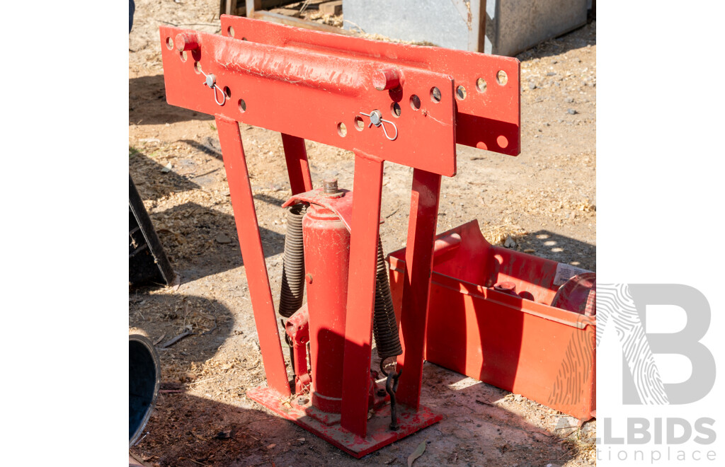 12,000KG TTi Pipe Bender with Built in Hydraulic Jack and Attachments ETC