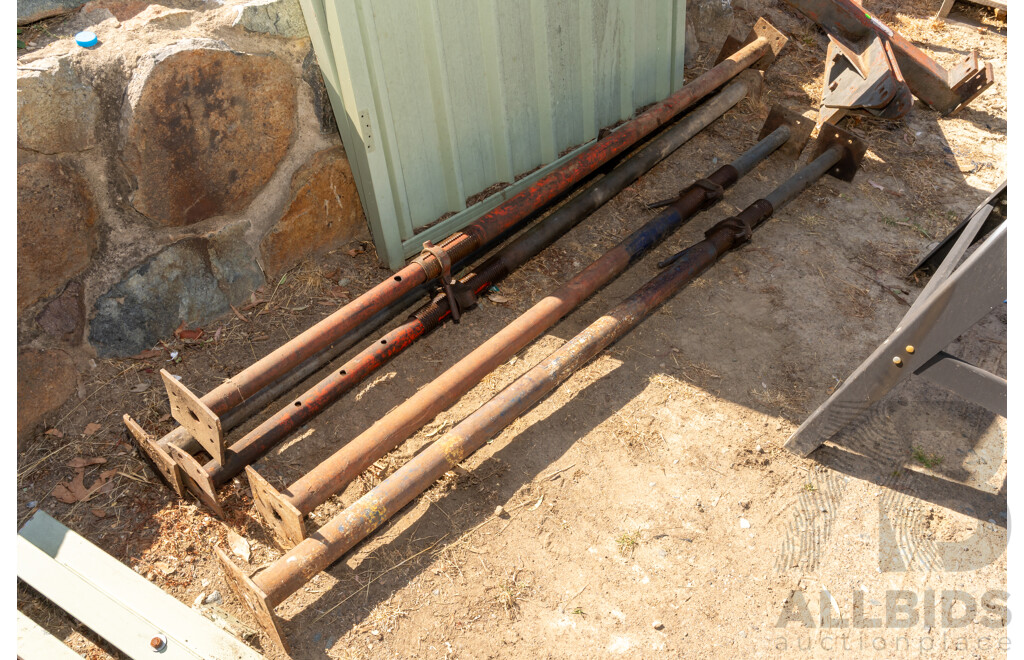 Job Lot Quantity of 5, Acrow Props