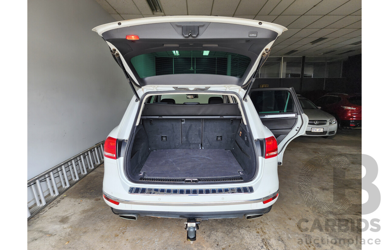 10/2015 Volkswagen Touareg 150 TDI Element 7P MY16 4d Wagon White 3.0L