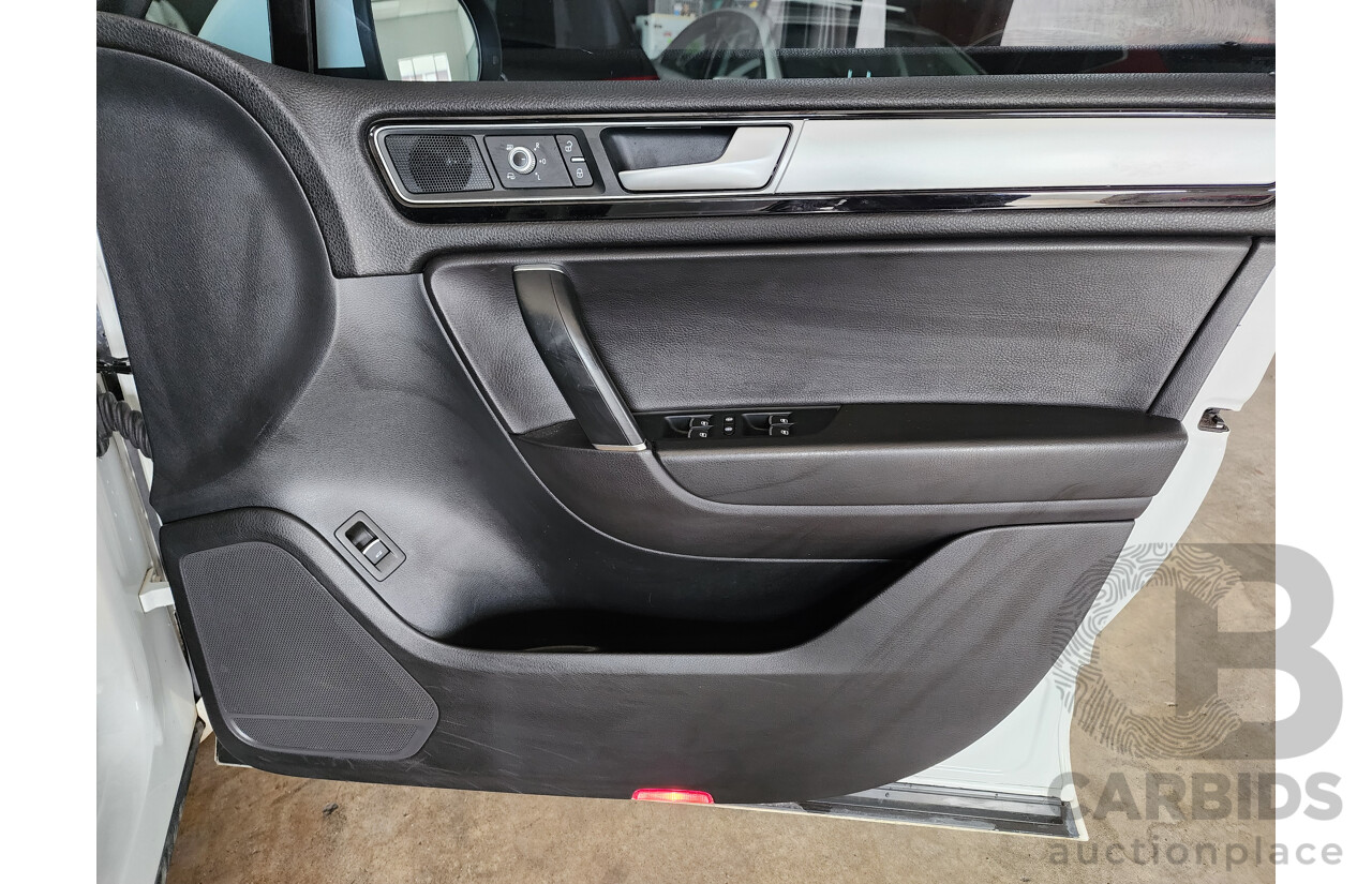 10/2015 Volkswagen Touareg 150 TDI Element 7P MY16 4d Wagon White 3.0L