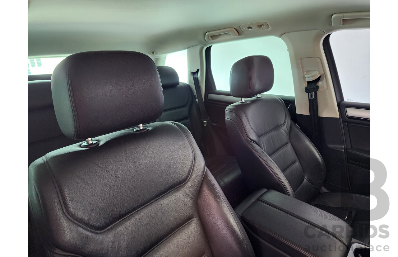 10/2015 Volkswagen Touareg 150 TDI Element 7P MY16 4d Wagon White 3.0L