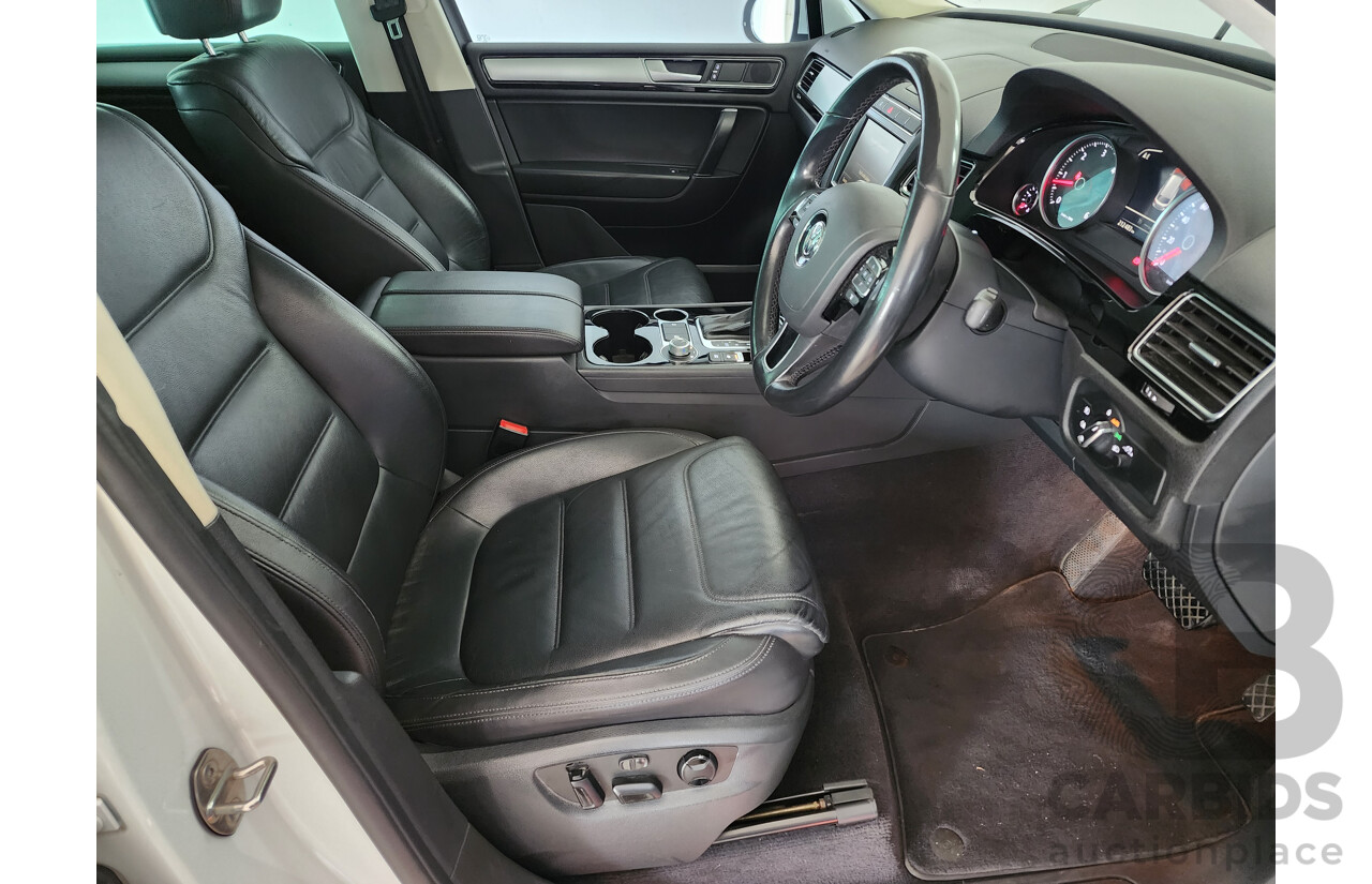 10/2015 Volkswagen Touareg 150 TDI Element 7P MY16 4d Wagon White 3.0L