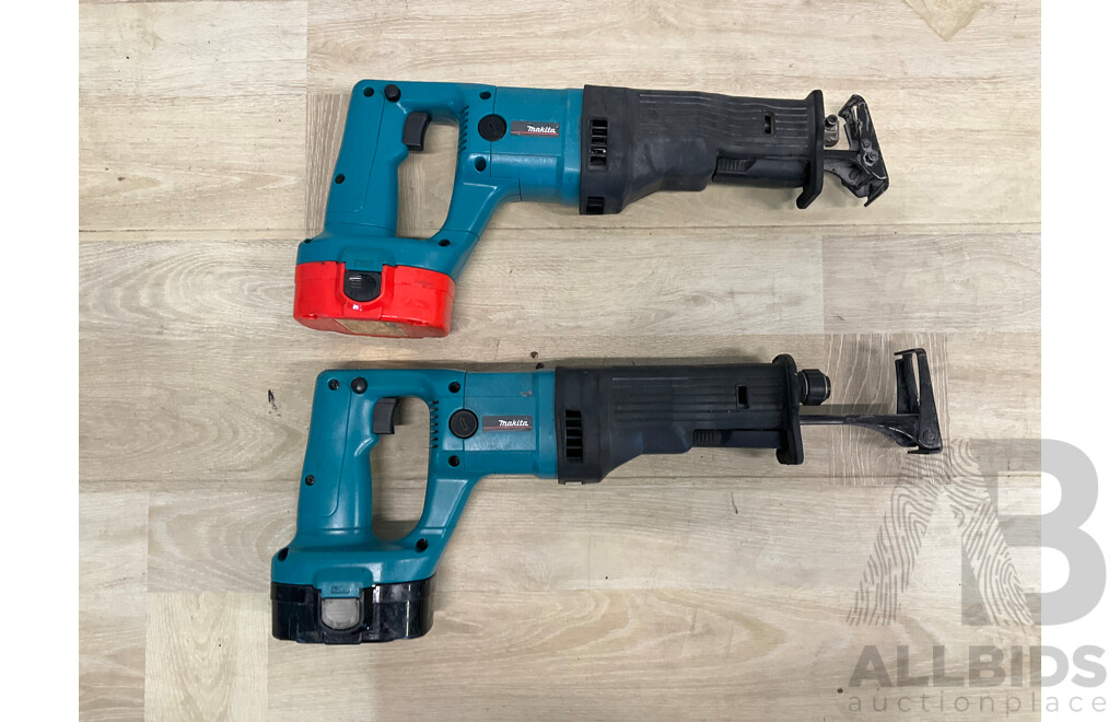 MAKITA  (JR180D) 18V Cordless Reciprocating Saw X2 and 3x Battery - Lot of 5