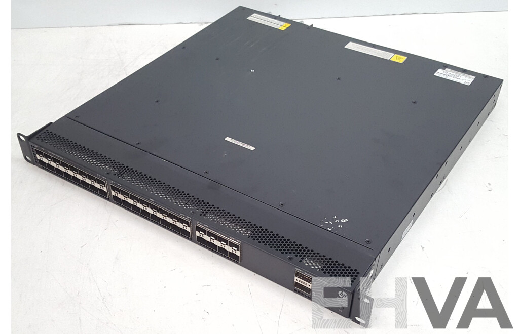 HP (JG896A) FlexFabric 5700-40XG-2QSFP+ Switch