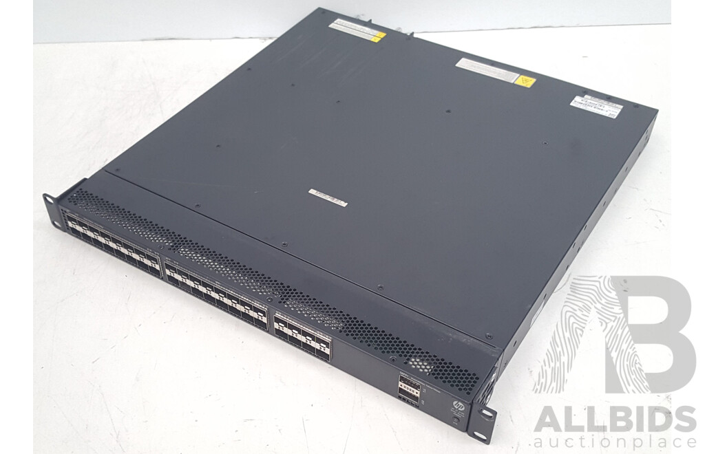 HP (JG896A) FlexFabric 5700-40XG-2QSFP+ Switch