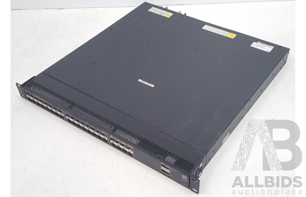 HP (JG896A) FlexFabric 5700-40XG-2QSFP+ Switch