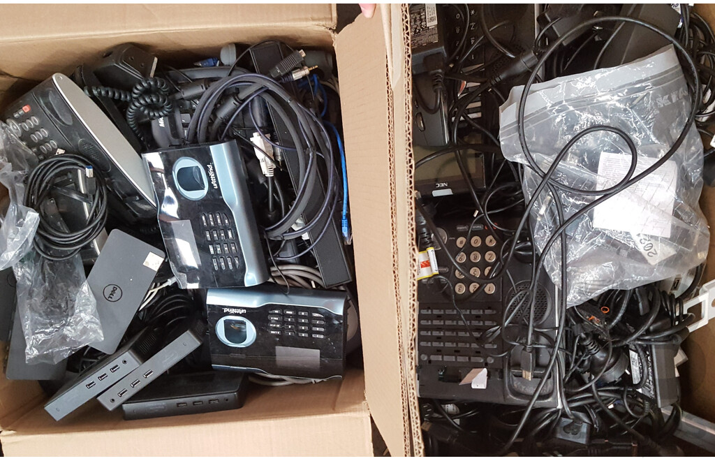 Bulk Lot of Assorted IT Equipment & Accessories