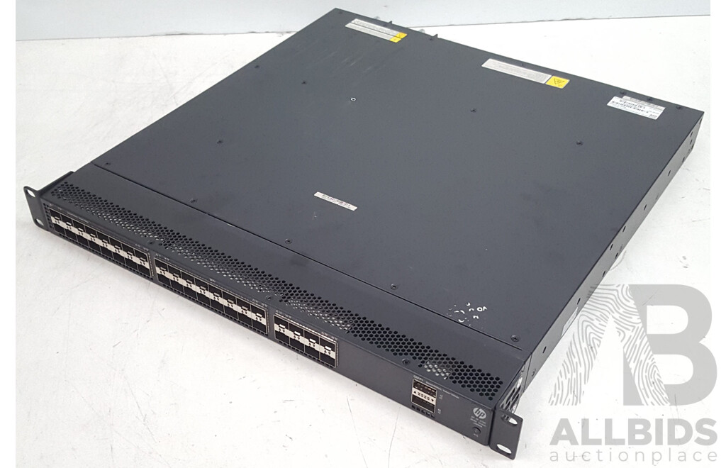 HP (JG896A) FlexFabric 5700-40XG-2QSFP+ Switch