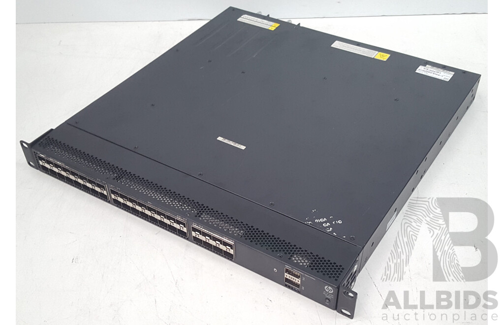 HP (JG896A) FlexFabric 5700-40XG-2QSFP+ Switch
