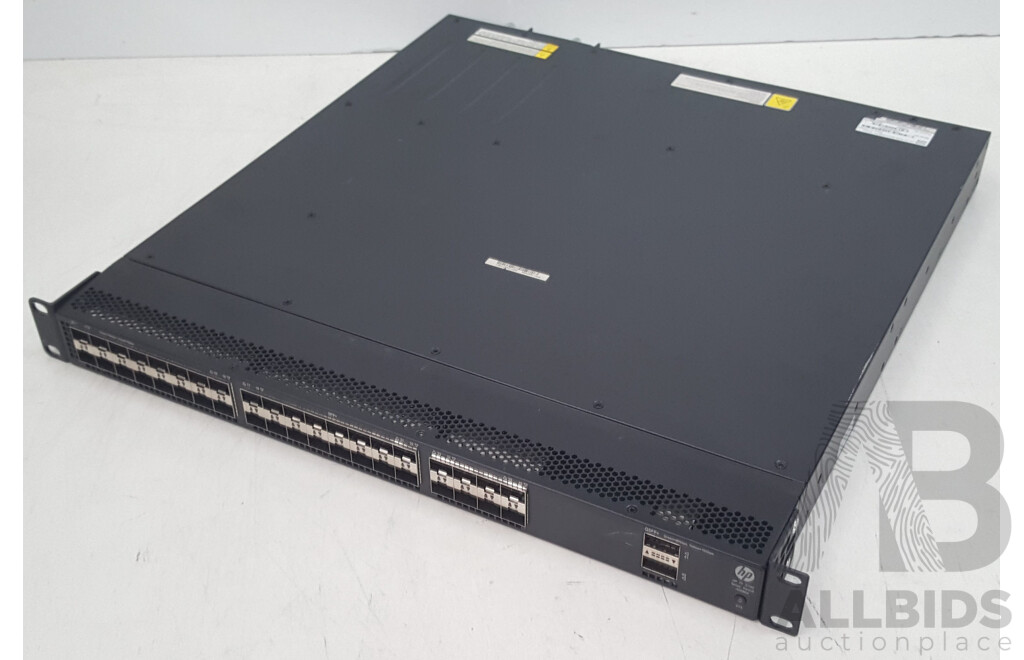 HP (JG896A) FlexFabric 5700-40XG-2QSFP+ Switch