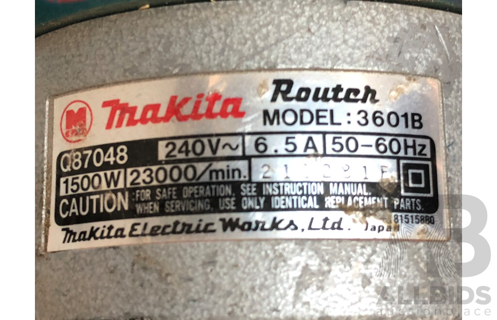 Makita 1500 Watt Electric 12mm D Handle Router