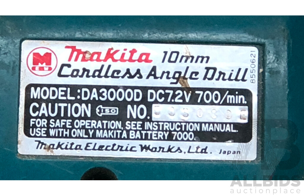 Makita 600 Watt Electric Blower and Cordless 7.2 Volt 10mm Angle Drill