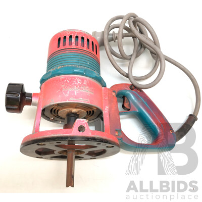 Makita 1500 Watt Electric 12mm D Handle Router