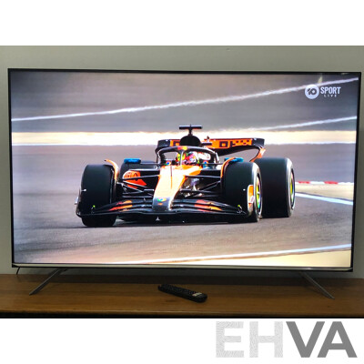 Hisense 55 Inch UHD 4K Smart Television(Series 8) with Oak Entertainment Unit