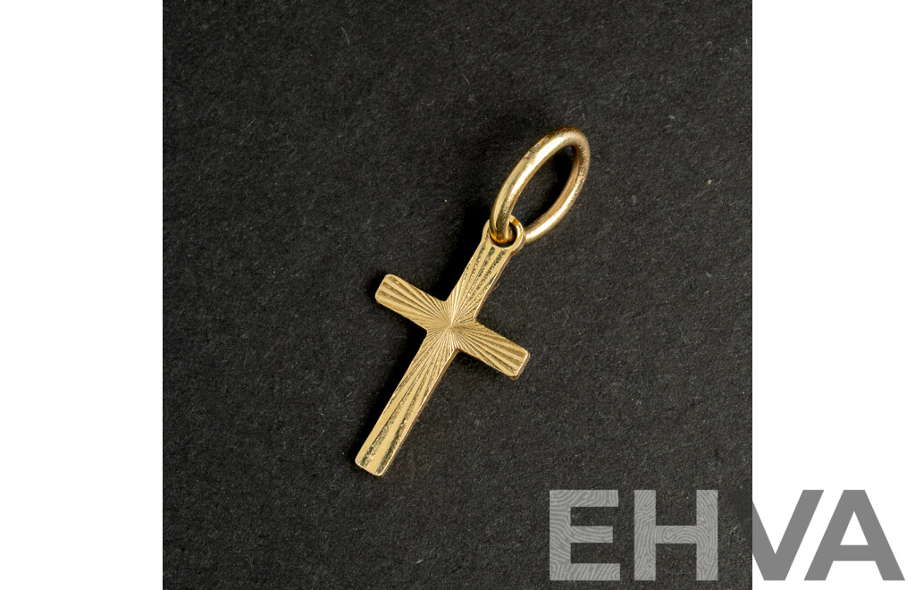 9ct Patterned Cross Pendant/charm, 18mm Long, 0.38 Grams