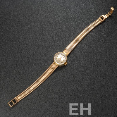 18ct Vintage Cornavin Geneve 17 Rubis Incabloc, Swiss Made, Gold Watch & Band Hallmarked, 26.37 Grams