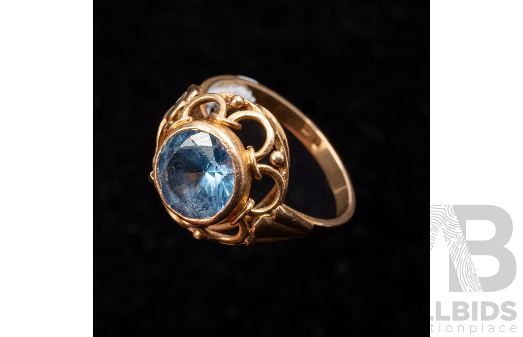 14ct Vintage Rose Gold Swiss Blue Topaz Ring, 2.13ct, Size Q, 3.41 Grams