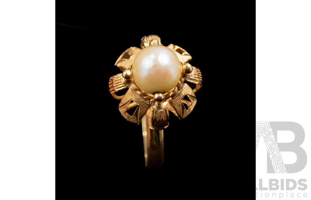 18ct Vintage Cultured Pearl Ring, Size P, 2.71 Grams