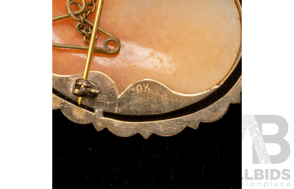 9ct Vintage Carved Shell Cameo Brooch with Safety Chain, 50mm X 38mm, 14.02 Grams