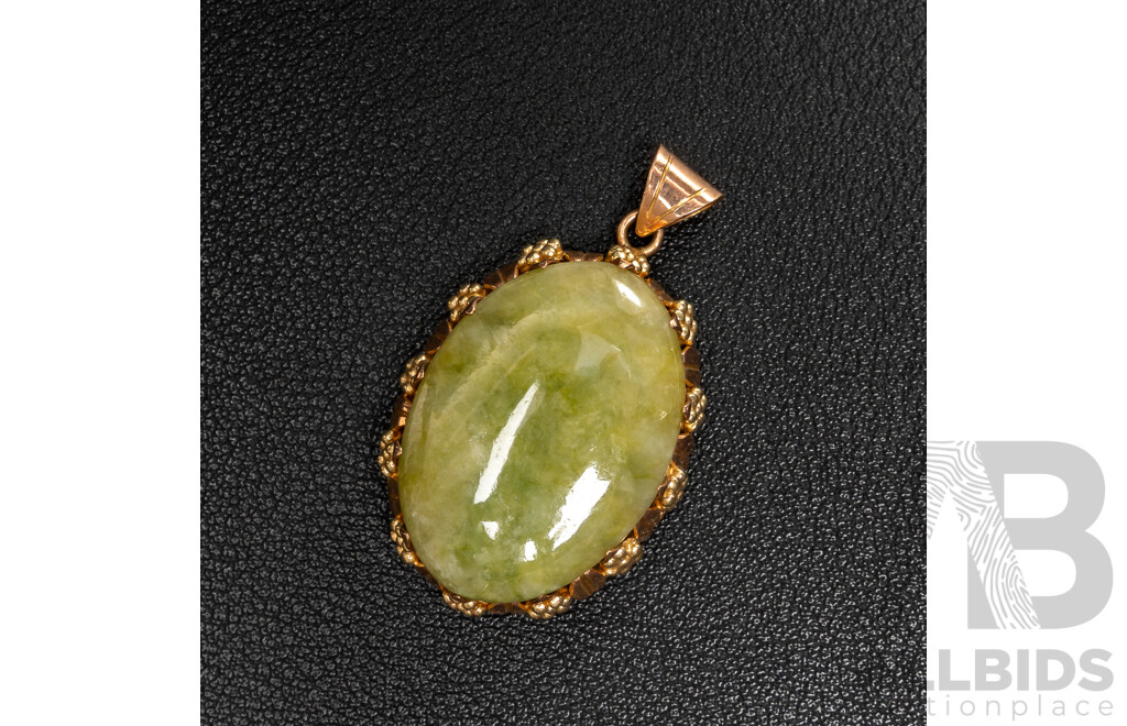 9ct Vintage Serpentine Cabochon Pendant, 42mm Long, 12.75 Grams