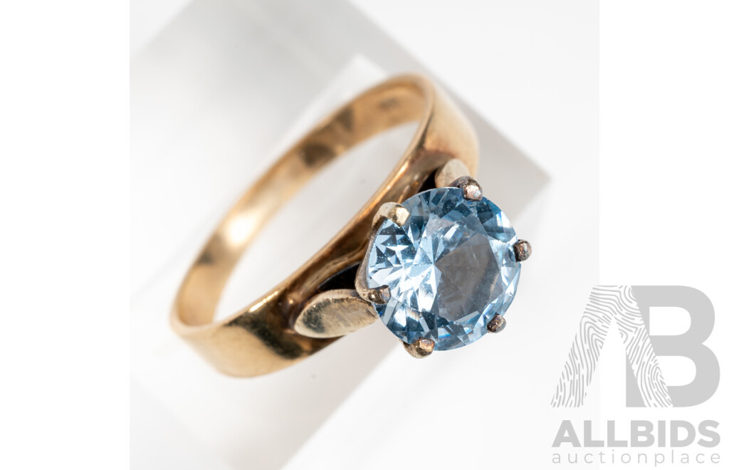 9ct Vintage Light Swiss Blue Topaz Ring, 2.0ct, Size Q, 3.68 Grams