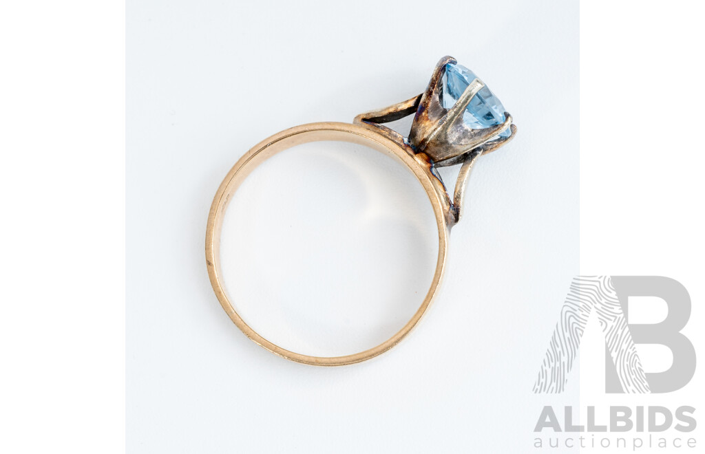 9ct Vintage Light Swiss Blue Topaz Ring, 2.0ct, Size Q, 3.68 Grams