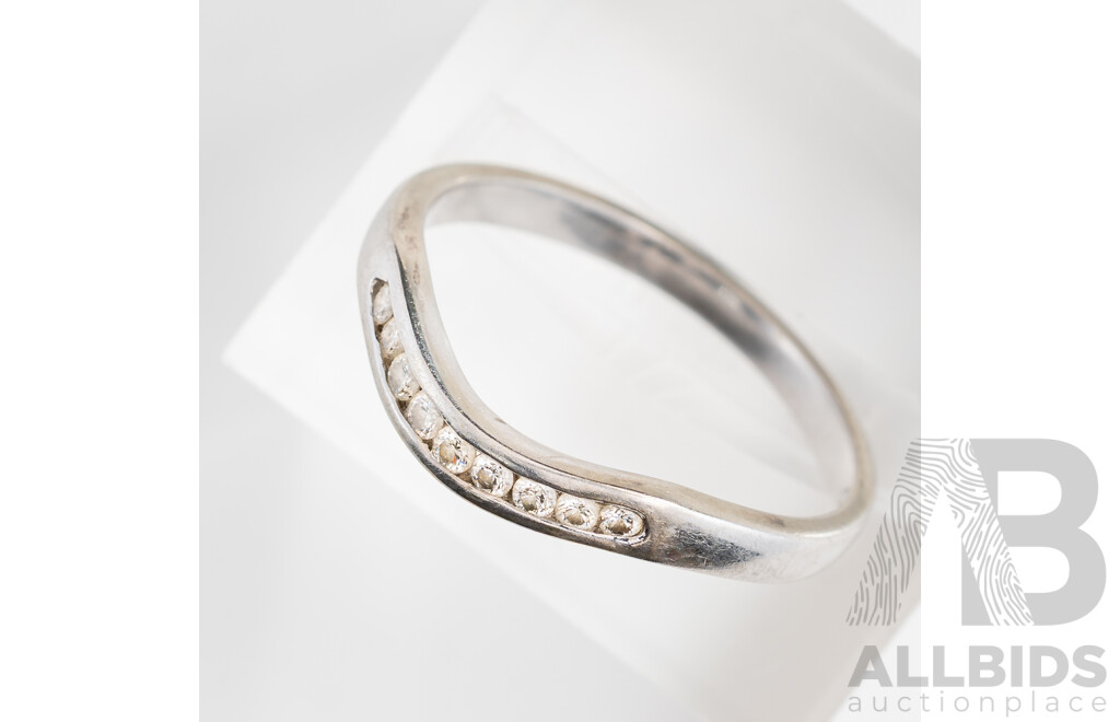 18ct Diamond Set Curved Wedding/eternity Ring, TDW 0.15ct, Size O, 2.44 Grams