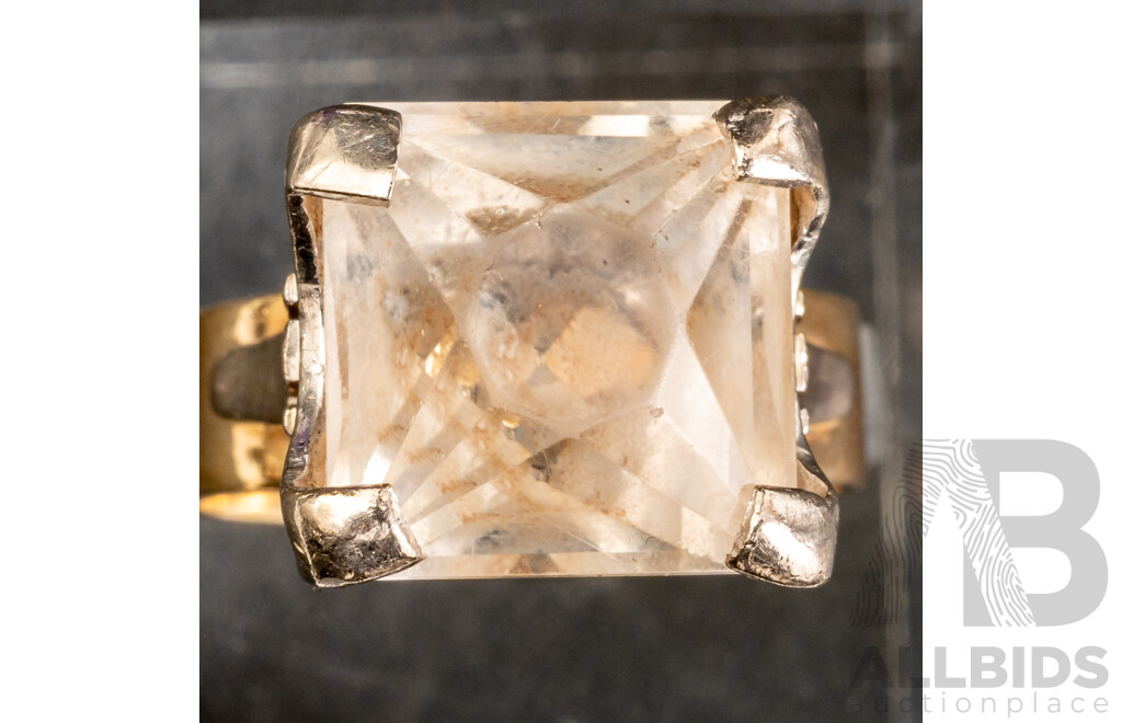 9ct Vintage White Topaz Cocktail Ring, Size Q, 7.38 Grams