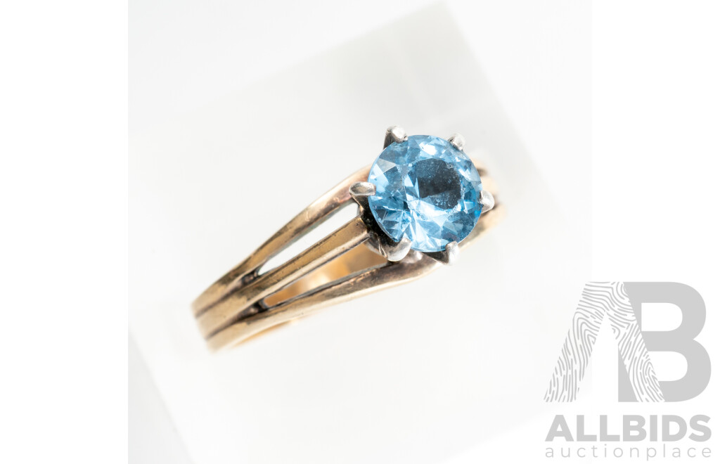 9ct Vintage Blue Topaz Ring, Size L, 2.53 Grams