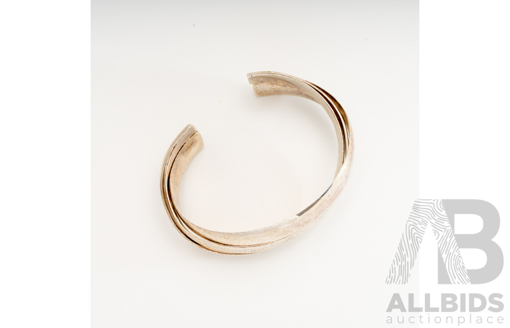 Sterling Silver Textured Russian Style Open Cuff Bangle, 58mm Diameter, 44.28 Grams