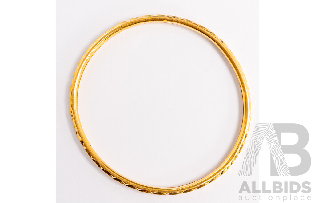 22ct Diamond Cut Patterned Round Bangle, 58mm Internal Diameter, 7.08 Grams