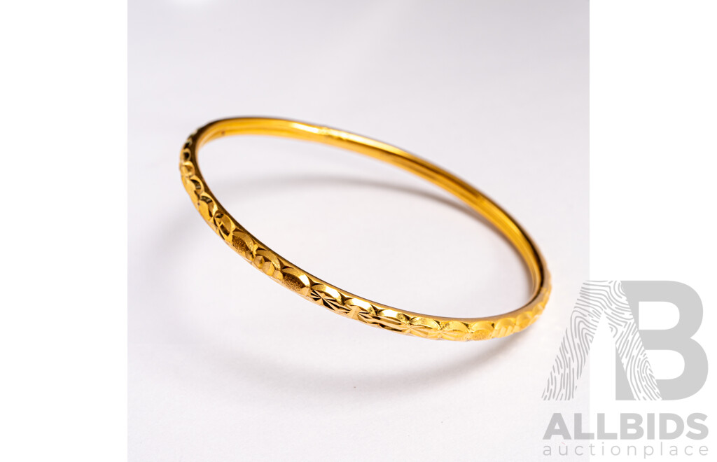 22ct Diamond Cut Patterned Round Bangle, 58mm Internal Diameter, 7.11 Grams