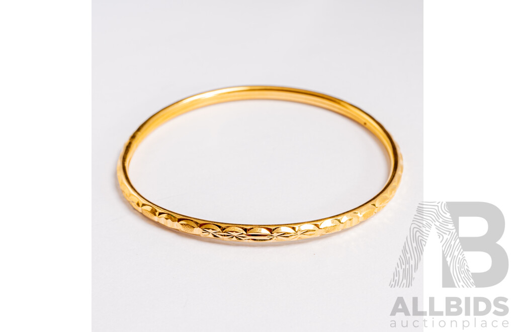 22ct Diamond Cut Patterned Round Bangle, 58mm Internal Diameter, 7.11 Grams