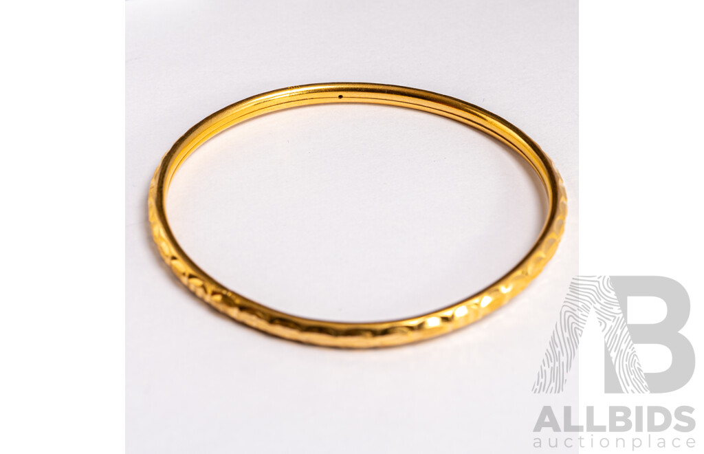 22ct Diamond Cut Patterned Round Bangle, 58mm Internal Diameter, 7.11 Grams