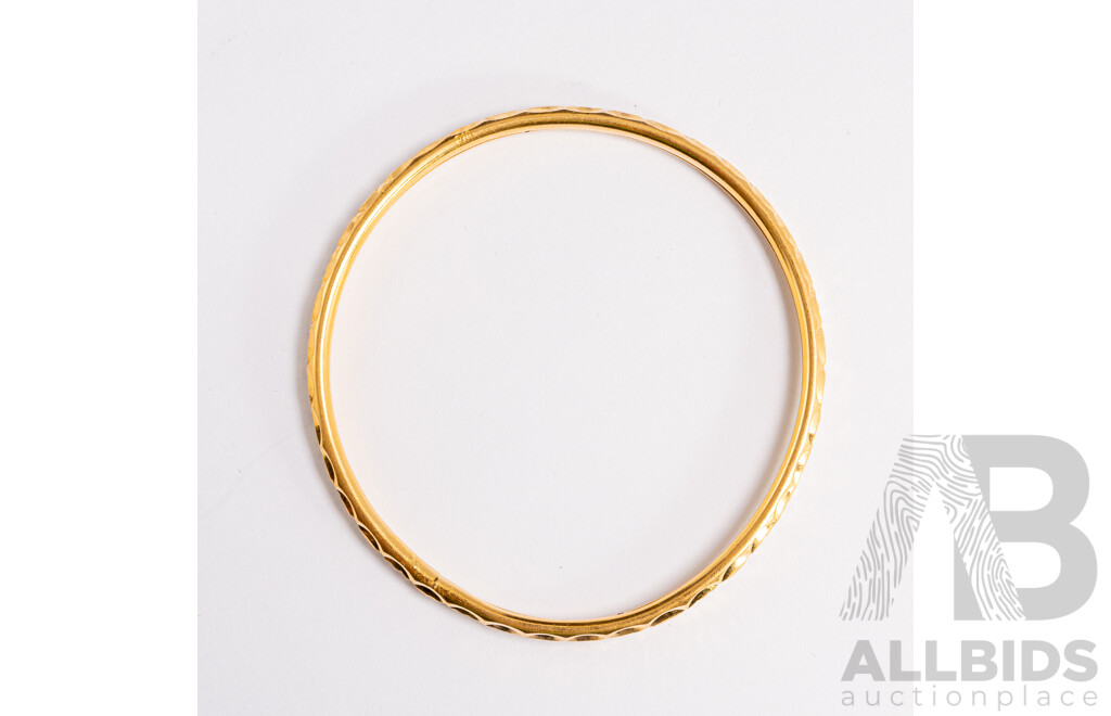 22ct Diamond Cut Patterned Round Bangle, 58mm Internal Diameter, 7.11 Grams