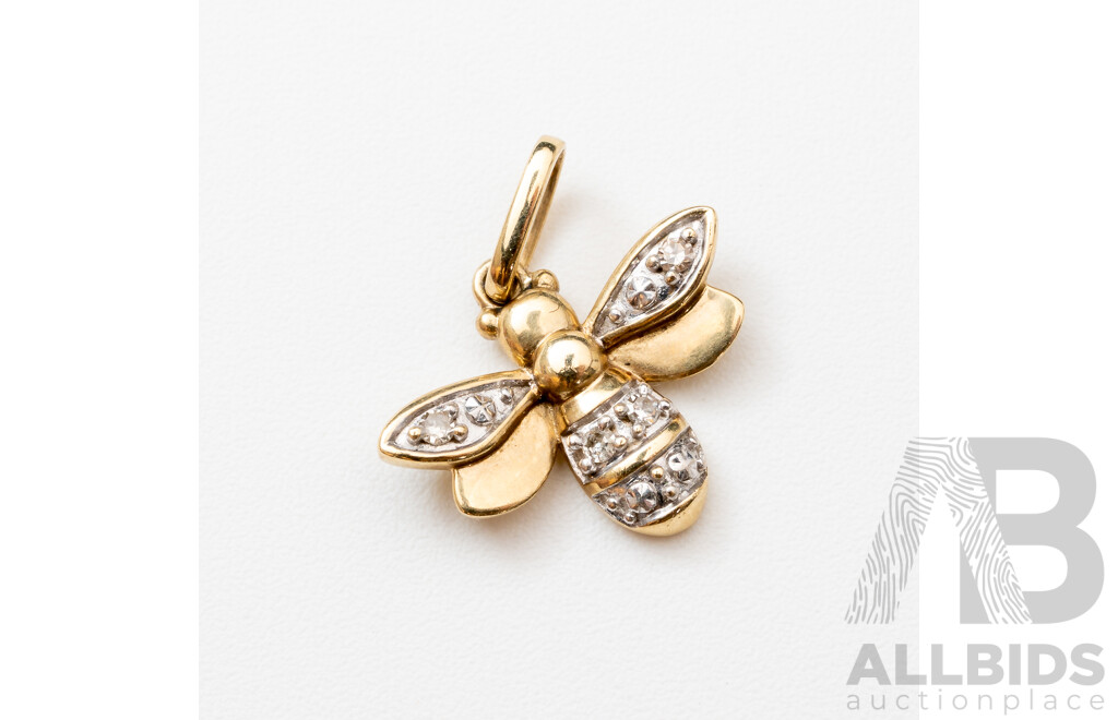 9ct Diamond Set Gold Bee Pendant/charm, TDW0.02ct, 15mm, 0.62 Grams - as New