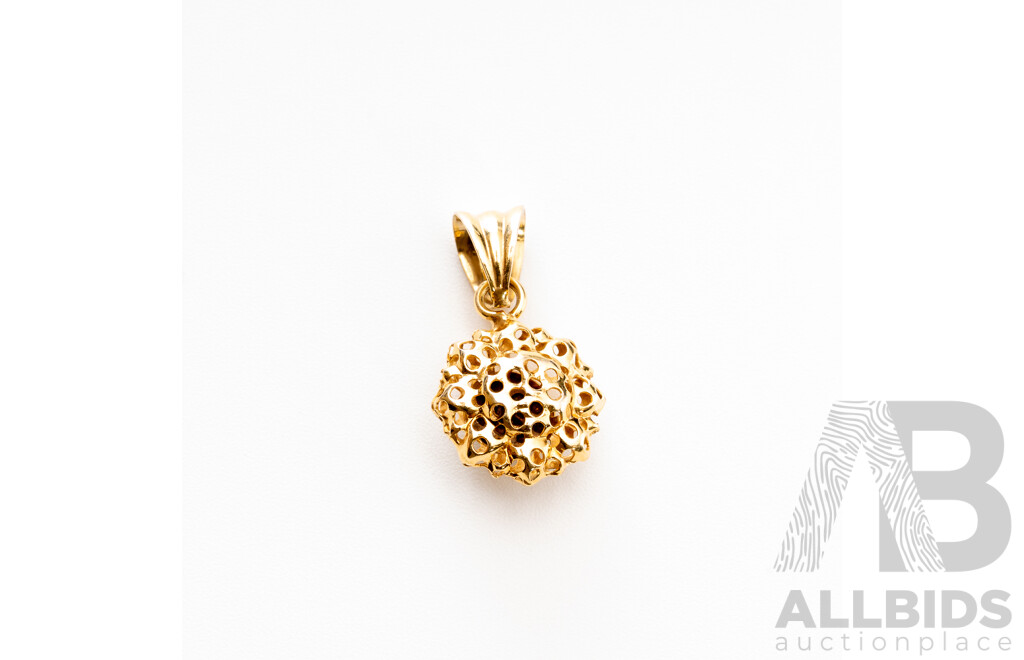 9ct Two Tone Gold Sun Face Pendant, as New, 20mm Long, 0.89 Grams