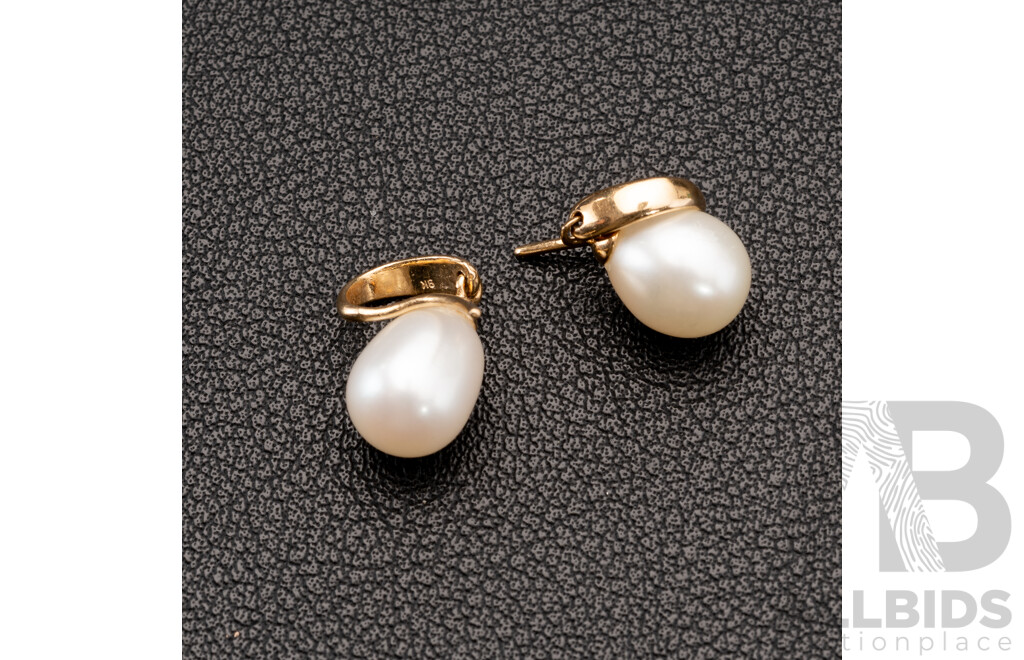 9ct Cultured Pearl Drop Earrings on Shepherds Hooks, 22mm, 2.95 Grams
