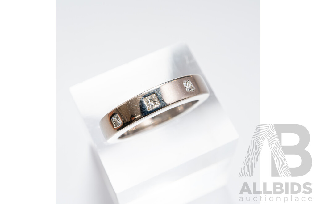 18ct Handmade White Gold Diamond Set Wedding Ring, TDW 0.15ct, Size L, 8.20 Grams