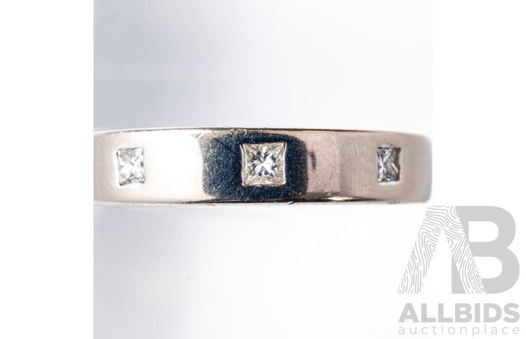 18ct Handmade White Gold Diamond Set Wedding Ring, TDW 0.15ct, Size L, 8.20 Grams