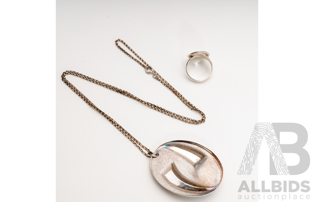 Vintage Sterling Silver Green Onyx Modernist Pendant on Chain, 60cm & Vintage SS Signet Ring, 30.27 Grams