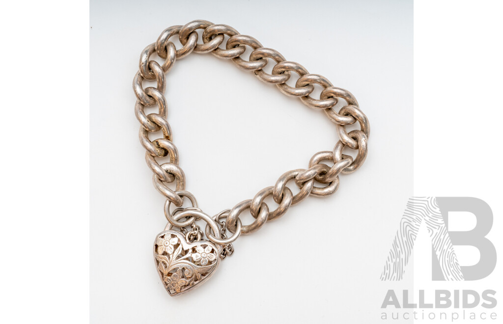 Solid Sterling Silver Curb Link Bracelet with Filigree Heart Shaped Padlock, 19cm, 61.22 Grams