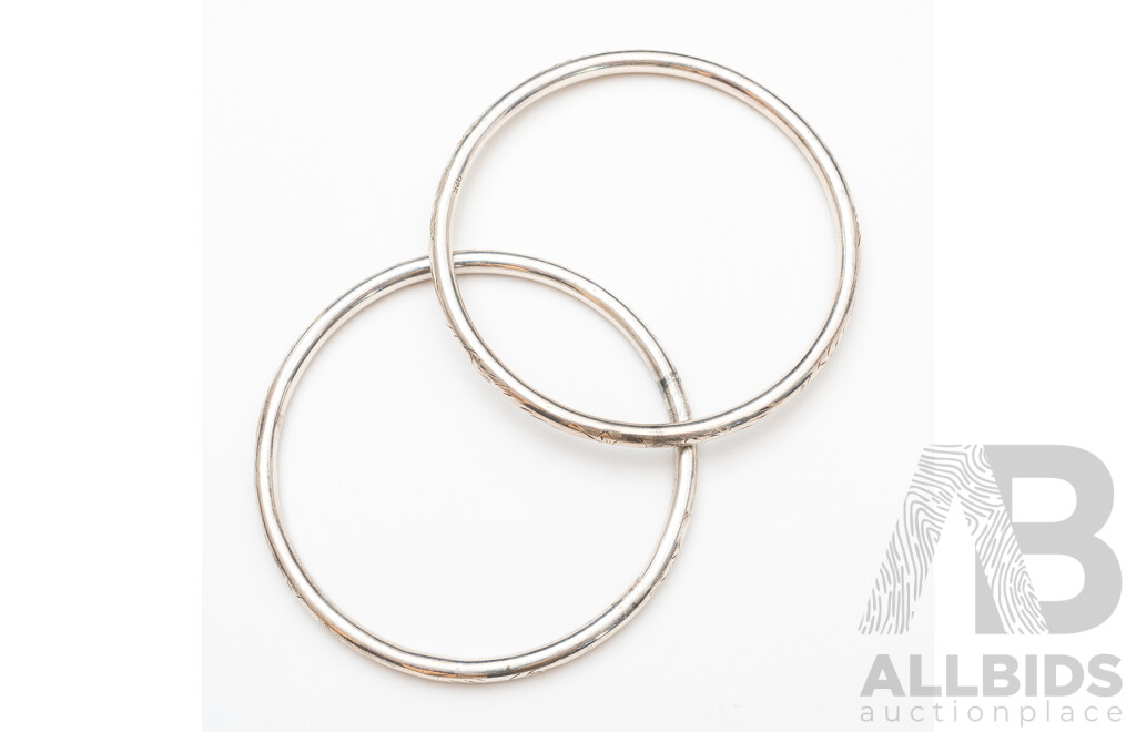 Sterling Silver (2) Vintage Etched Round Golf Bangles, 70mm, 21.0 Grams