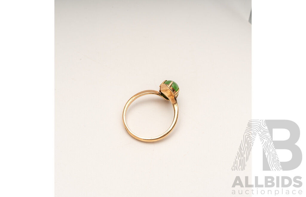 14ct Vintage Nephrite Jade Cabochon Ring, Size O1/2, 2.59 Grams