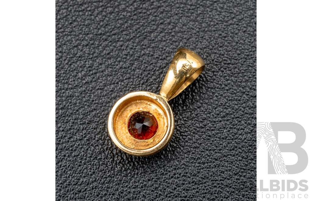 18ct Natural Ruby Pendant, 12mm, 2.04 Grams
