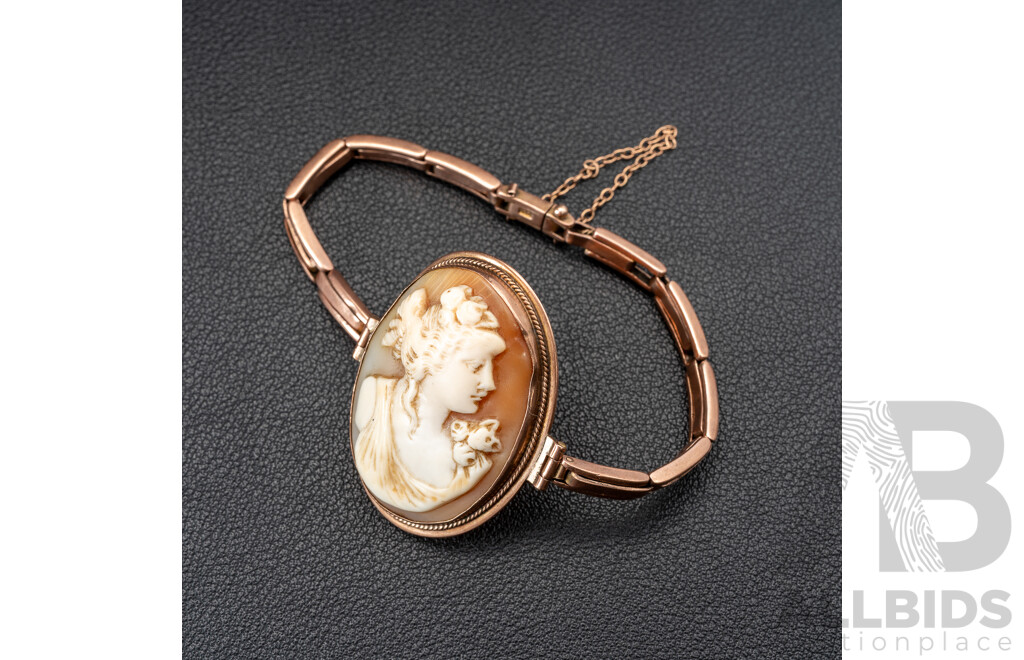 9ct Rose Gold Carved Shell Cameo Bracelet with Safety Chain, 17.22 Grams