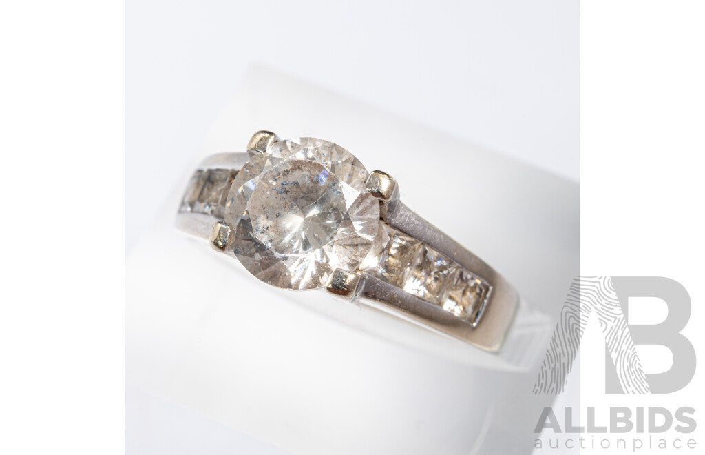 14ct White Gold Solitiare Ring with Cubic Zirconias, Size K, 3.66 Grams