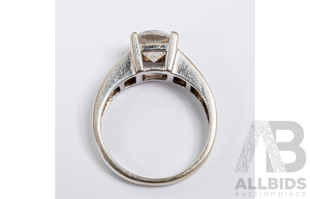 14ct White Gold Solitiare Ring with Cubic Zirconias, Size K, 3.66 Grams