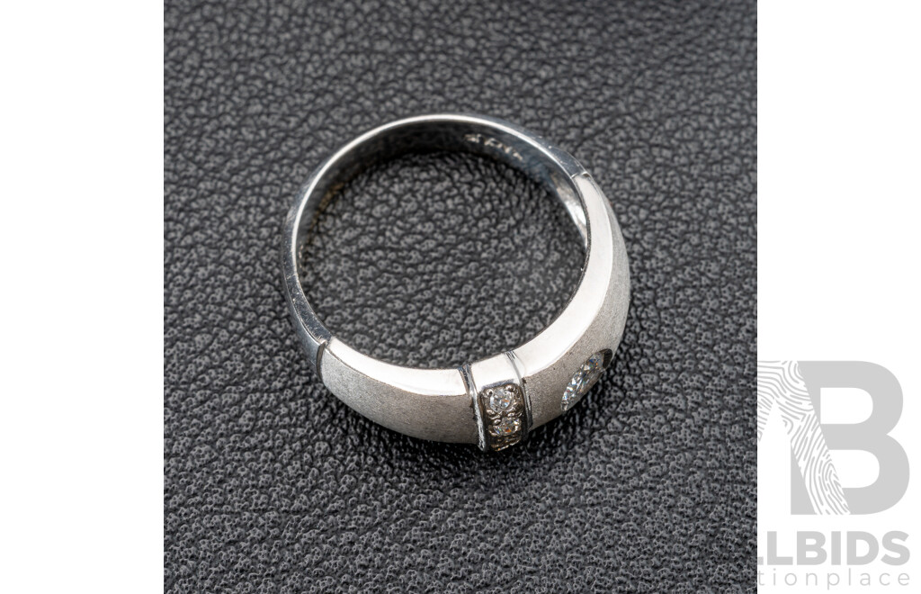 18ct White Gold Diamond Ring with Satin Finish Band, TDW 0.25ct, Size N, 4.44 Grams