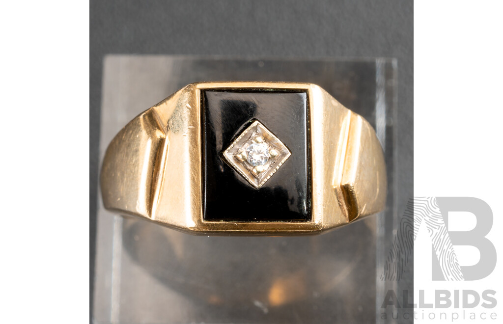 9ct Onyx & Diamond Mens Signet Ring, TDW0.02ct, Size U, 6.89 Grams